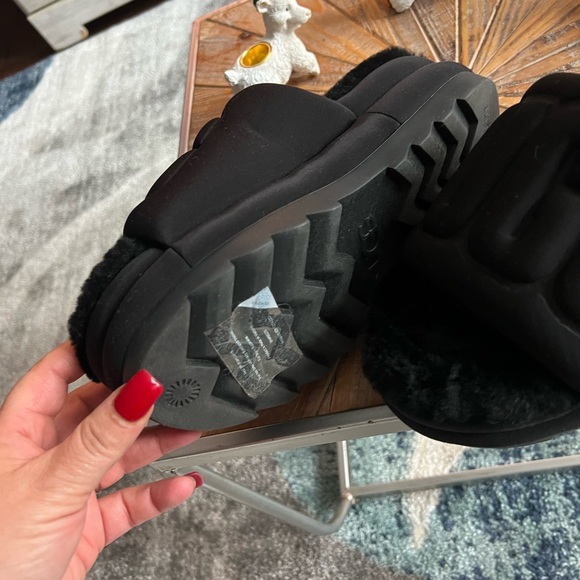 COPY - UUG UGG Maxi Graphic Slide
Black (Women's) - Picture 4 of 5